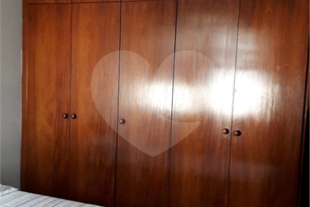 Sobrado à venda com 5 quartos, sendo 1 suíte, em Jardim Caravelas, São Paulo, SP