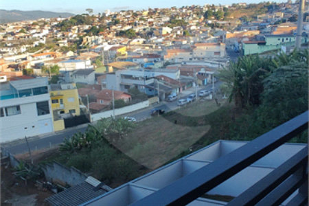 Sobrado à venda com 2 suítes em Jardim Imperial, Atibaia, SP