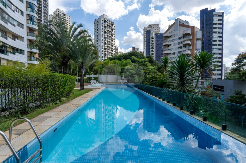 Apartamento à venda com 3 suítes em Vila Suzana, São Paulo, SP