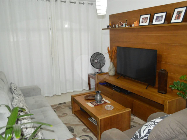 Casa à venda com 3 quartos, sendo 1 suíte,  em Jardim Prudência, São Paulo, SP