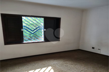 Sobrado à venda com 3 suítes em Jardim Vazani, São Paulo, SP