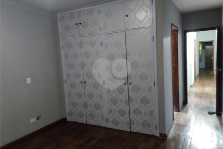 Sobrado à venda com 3 quartos, sendo 1 suíte, em Chácara Santo Antônio, São Paulo, SP