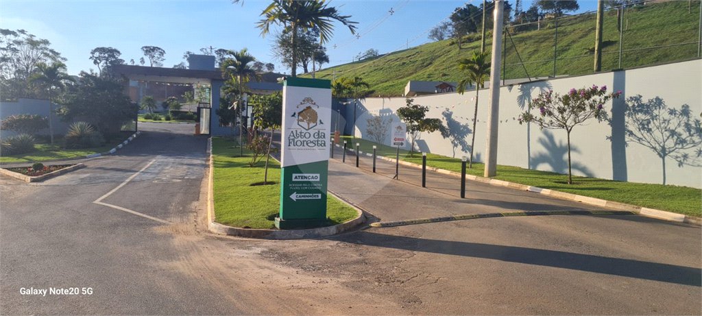 Terreno à venda no condomínio Associação dos Moradores do Loteamento Alto da Floresta, Bom Jesus dos Perdões - SP
