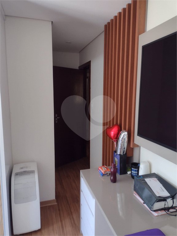 Casa à venda com 5 quartos, sendo 4 suítes, no condomínio Clube Florada Suzano, Suzano - SP