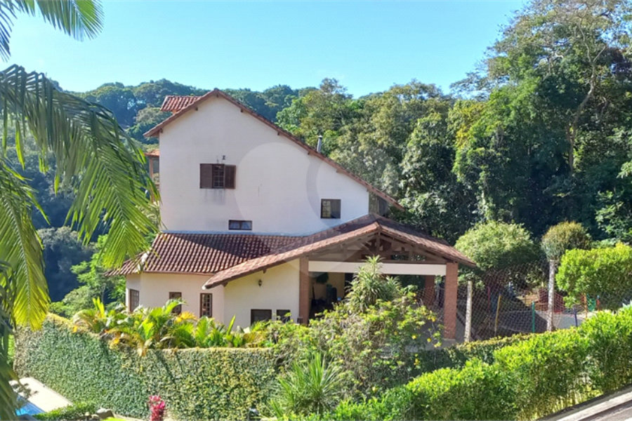 Casa à venda com 4 suítes no condomínio Alpes da Cantareira, Mairiporã - SP