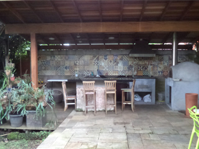 Sobrado à venda com 6 quartos, sendo 2 suítes,  em Chácara Monte Alegre, São Paulo, SP