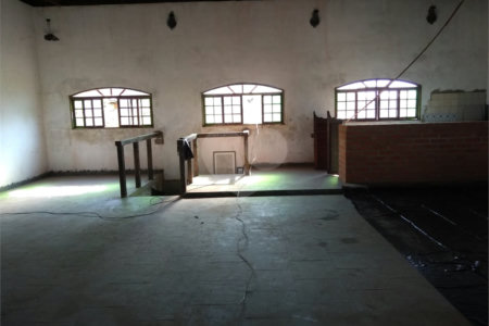 Casa à venda com 5 quartos, sendo 2 suítes, no condomínio Terras de Santa Rosa, Salto - SP