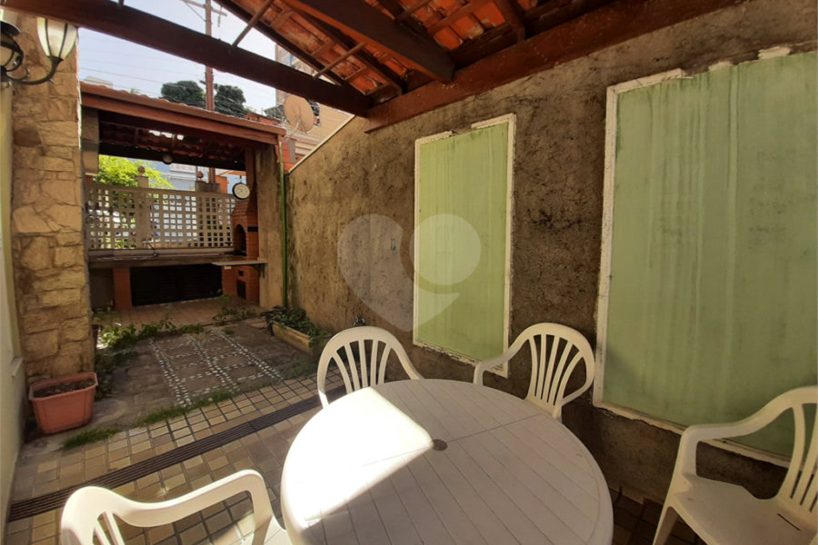 Casa à venda ou para alugar com 3 quartos, sendo 2 suítes, no condomínio Chácara das Rosas, São Paulo - SP