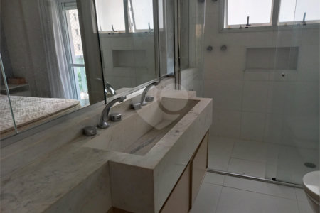 Casa Térrea à venda com 3 quartos, sendo 1 suíte,  em Vila Ribeiro de Barros, São Paulo, SP
