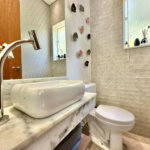 Casa à venda com 4 quartos, sendo 3 suítes,  no condomínio Vilarejo, Carapicuíba - SP