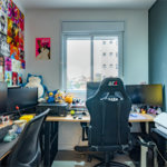 Apartamento a venda na Rua Gaspar Lourenço totalmente reformado - 2 quartos, varanda