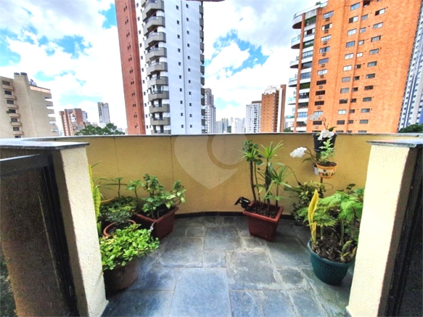 Apartamento à venda com 3 quartos, sendo 1 suíte, em Vila Suzana, São Paulo, SP
