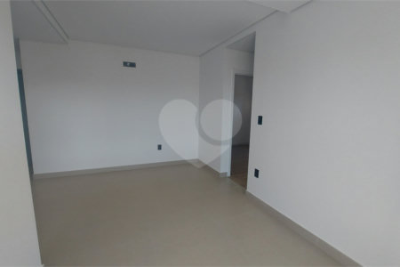 Apartamento à venda com 3 quartos, sendo 1 suíte, em Jardim Refúgio, Sorocaba, SP