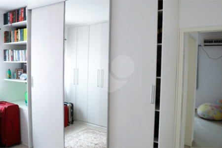 Sobrado à venda com 5 quartos, sendo 3 suítes,  em Santa Teresinha, São Paulo, SP