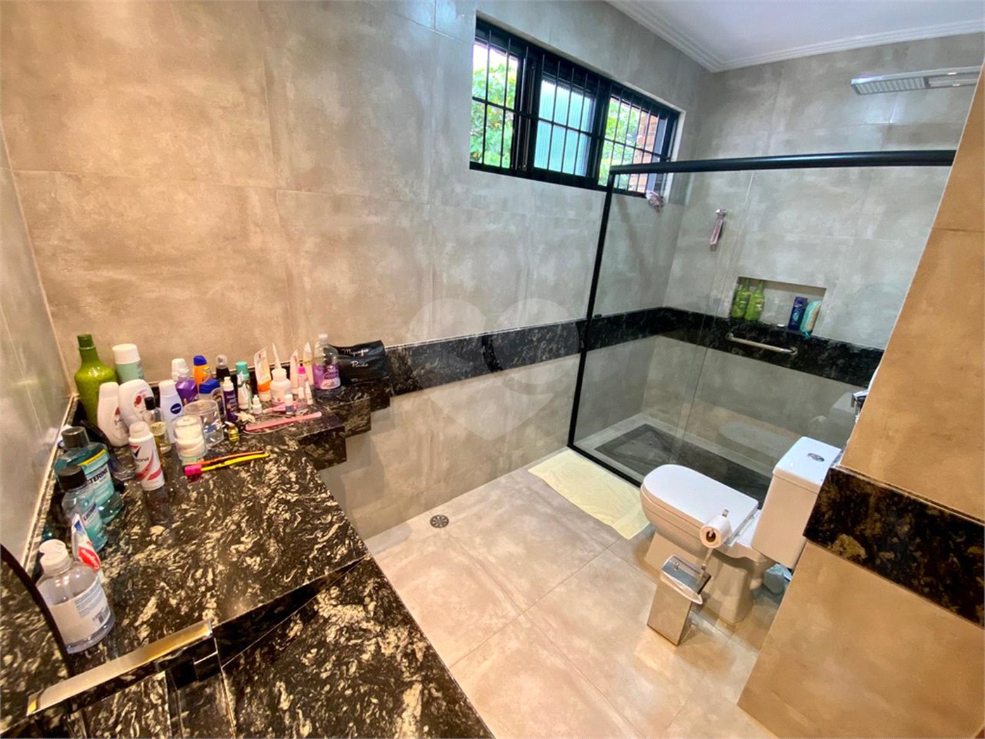 Casa à venda com 6 quartos, sendo 4 suítes,  em Maranduba, Ubatuba, SP