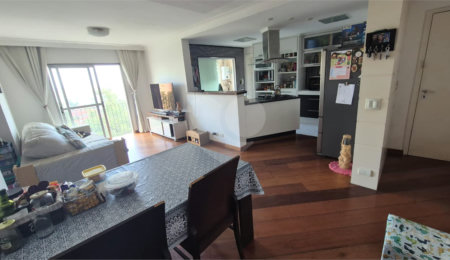 Apartamento à venda com 3 quartos, sendo 1 suíte,  em Jardim Marajoara, São Paulo, SP