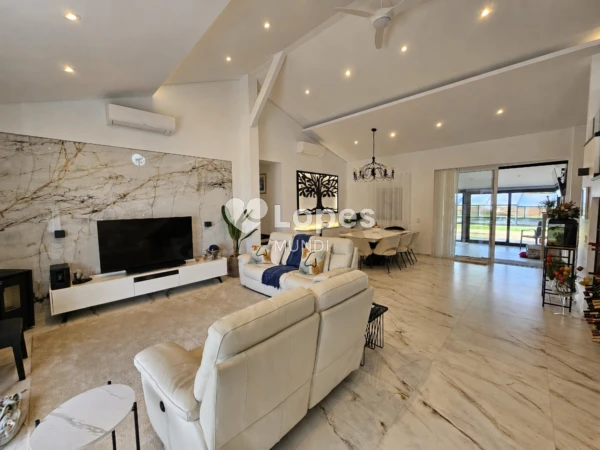 Casa com 3 quartos à venda no Algarve, Portugal – Piscina e terreno de 12.000 m²