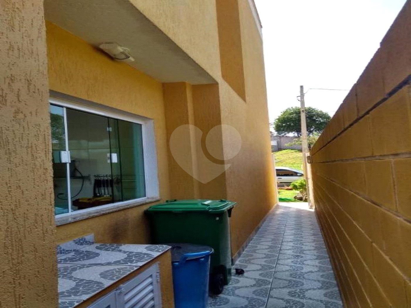 Casa à venda com 2 quartos no condomínio Portal do Bosque, Louveira - SP