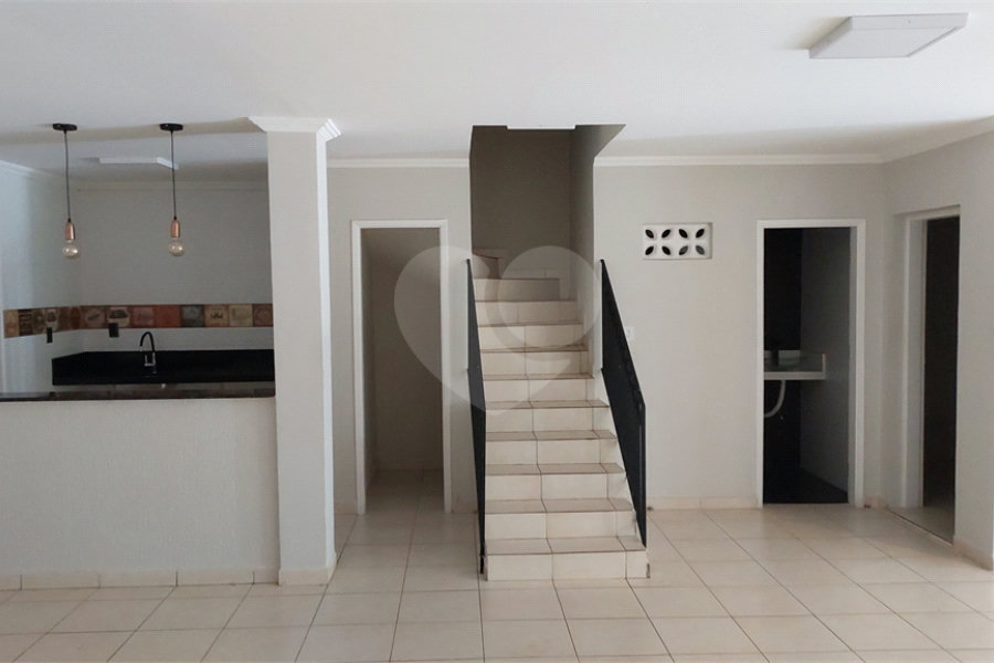 Sobrado à venda com 4 quartos, sendo 3 suítes, em Tremembé, São Paulo, SP