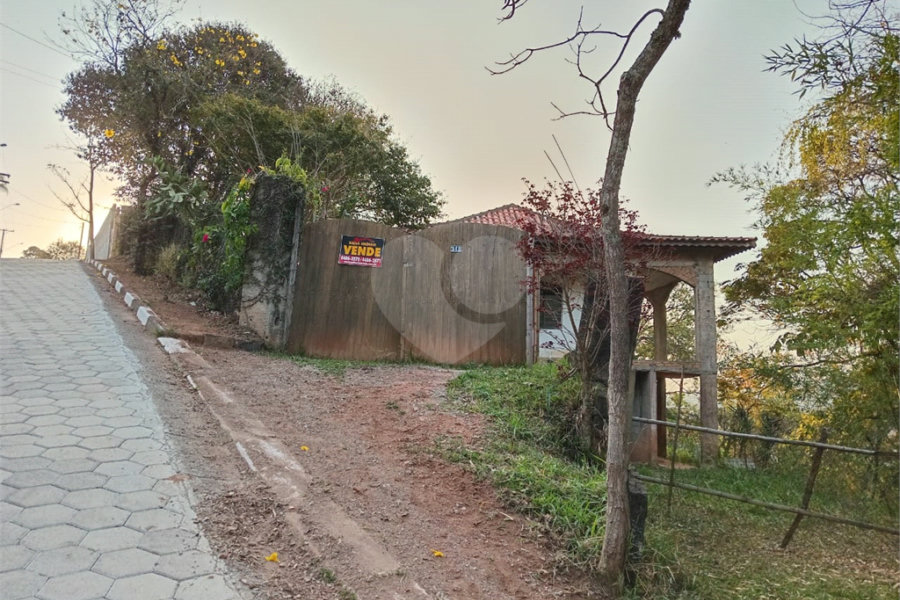 Casa à venda com 2 quartos, sendo 1 suíte, no condomínio Mirante da Mantiqueira I, Mairiporã - SP