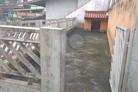 Sobrado à venda com 3 quartos, sendo 1 suíte, em Bocaina, Ribeirão Pires, SP