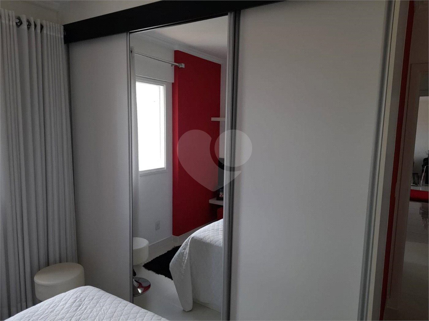 Apartamento à venda com 3 quartos, sendo 1 suíte,  no Centro, Mogi das Cruzes, SP