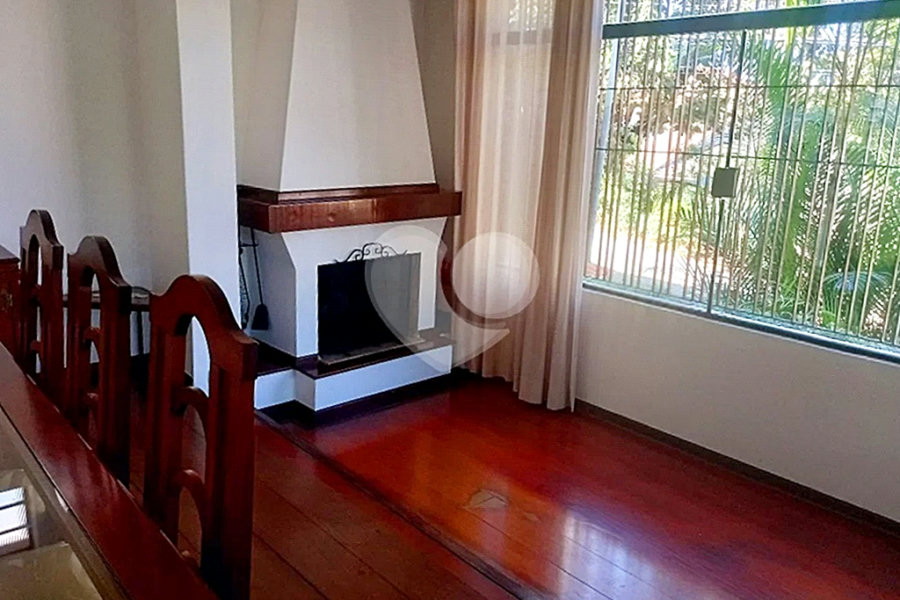 Sobrado à venda com 4 quartos, sendo 1 suíte, em Tremembé, São Paulo, SP