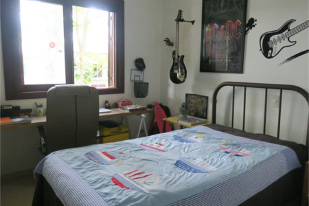 Casa à venda com 4 quartos, sendo 2 suítes, no condomínio Vila das Flores, São Paulo - SP
