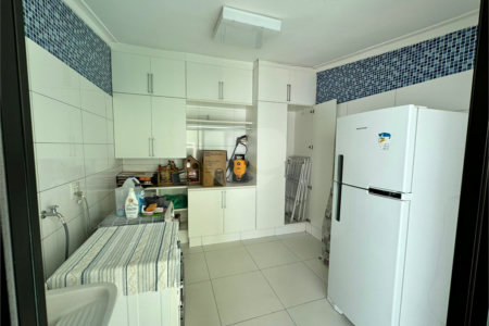 Casa à venda com 3 quartos, sendo 1 suíte, no condomínio Residencial Jardim das Flores 1510, Cotia - SP