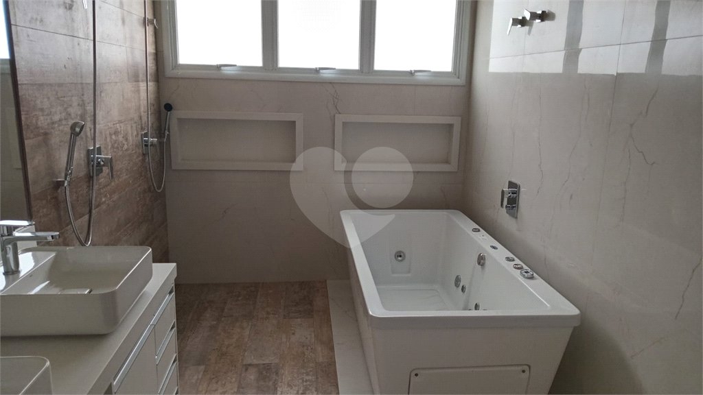 Casa à venda com 5 suítes no condomínio Alphaville Nova Esplanada 1, Votorantim - SP