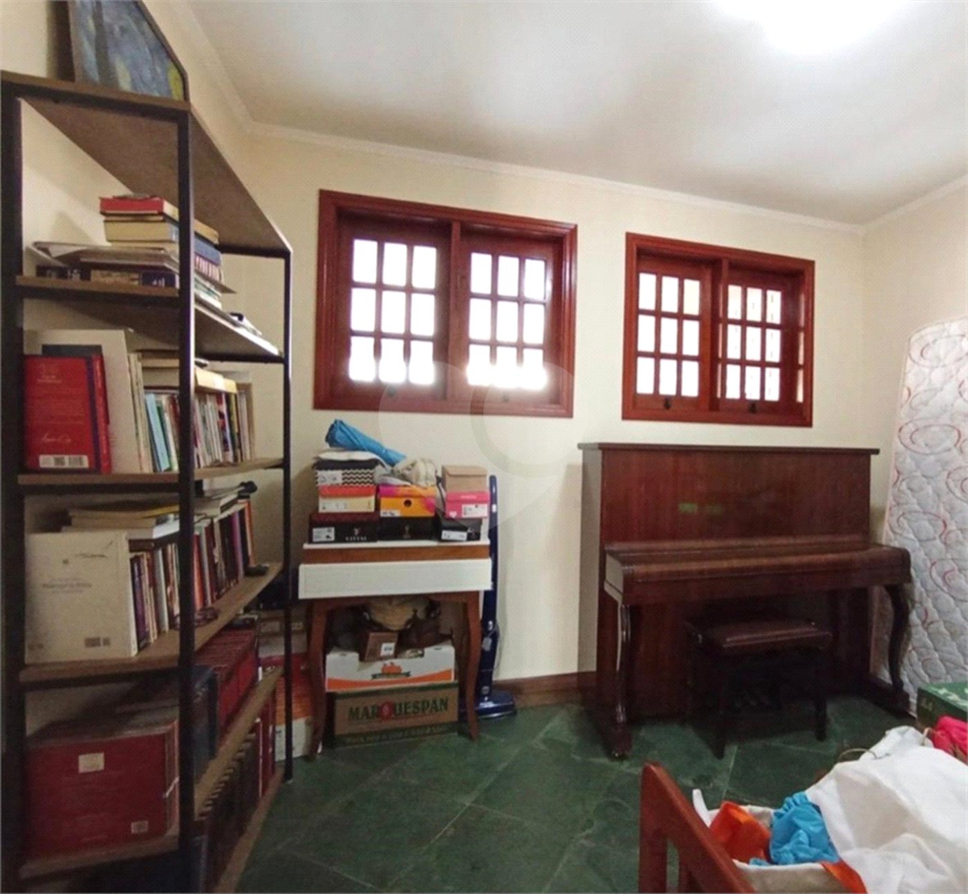 Casa à venda com 5 quartos, sendo 1 suíte, no condomínio Constantino Mattucci, Sorocaba - SP