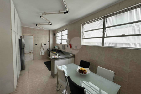 Elegância e conforto. Apartamento exclusivo de 250m2 em Higienópolis, um por andar.