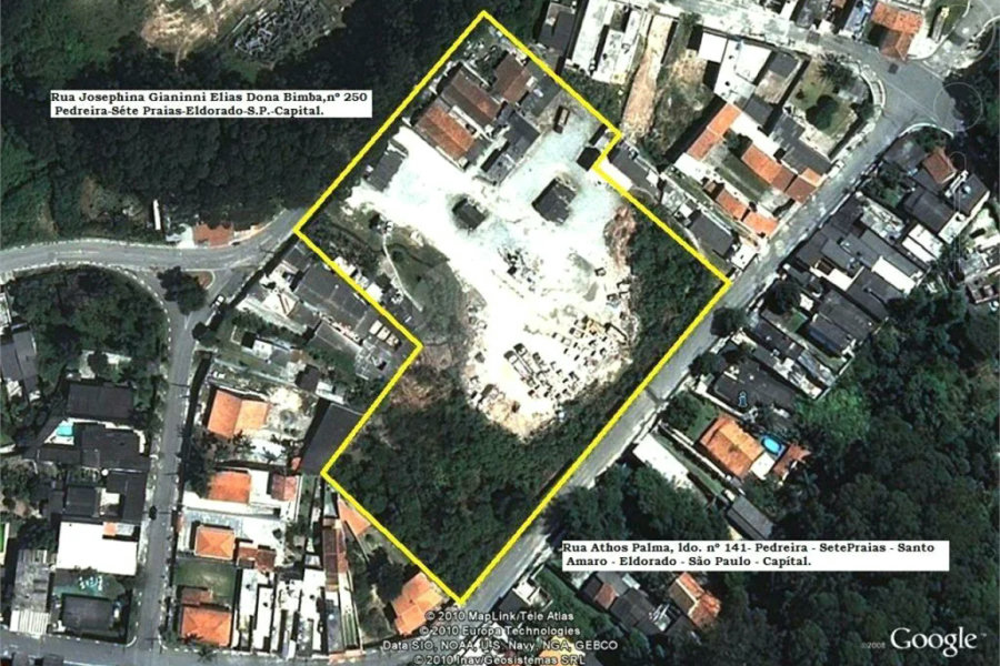 Terreno plano, com 12.000 M² disponivel para construção. Venha fazer uma visita.
