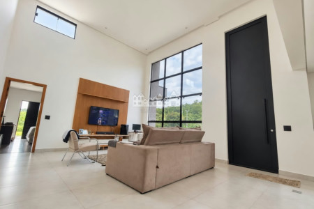 Casa à venda com 3 quartos, sendo 1 suíte,  em Condominio Quintas da Boa Vista, Atibaia, SP