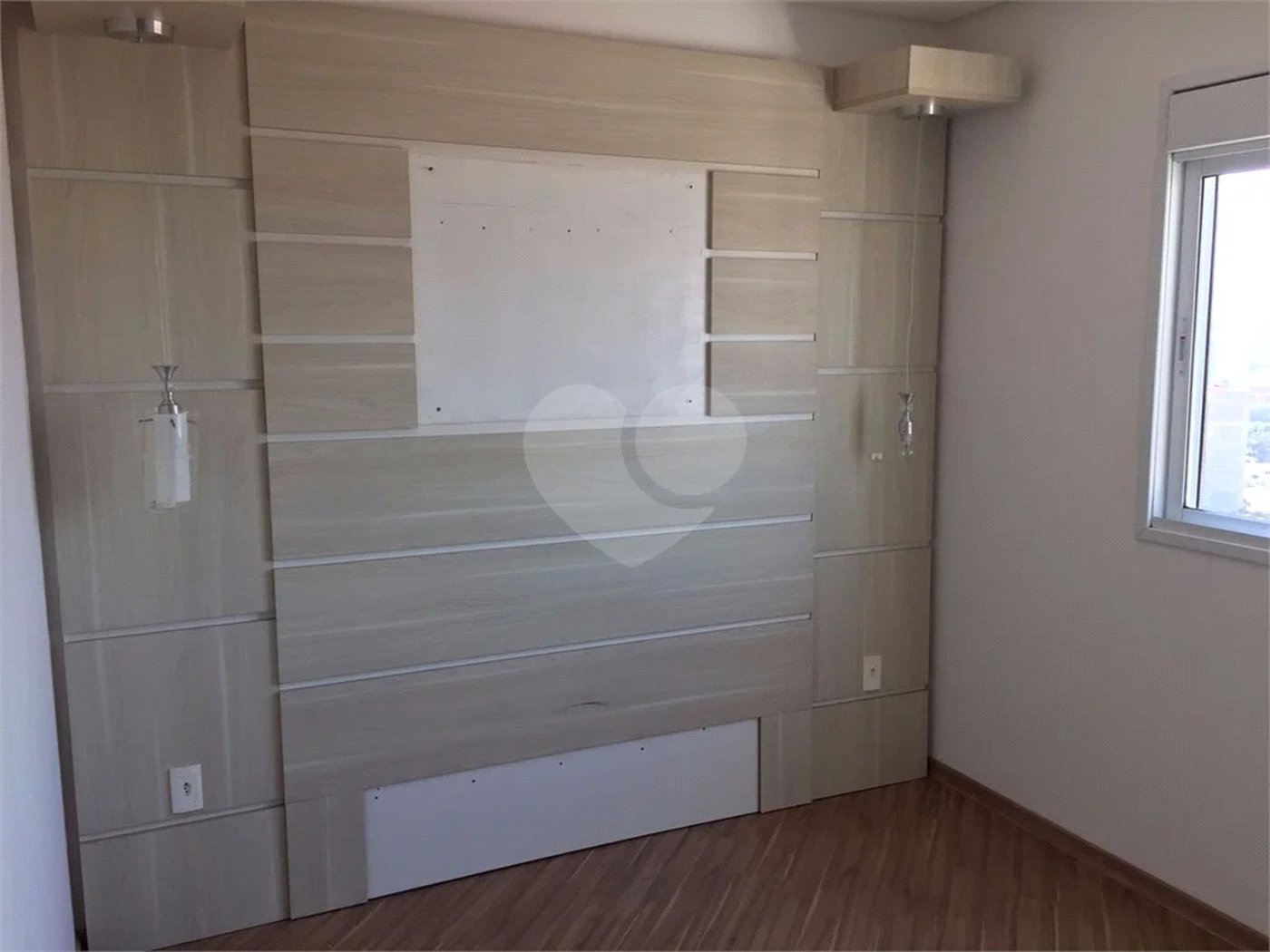 APARTAMENTO NO CONDOMINIO ÁRCÁDIA - 80 M / 2 DORMS COM 1 SUITE / 2 VAGAS