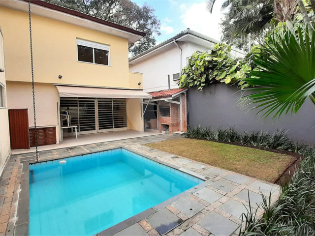 Sobrado à venda ou para alugar com 3 quartos, sendo 2 suítes,  em Brooklin, São Paulo, SP