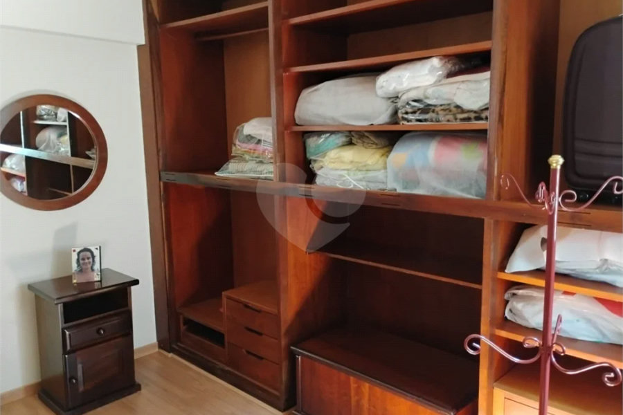 Vende-se apartamento no Jardim Aeroporto com 03 dormitórios