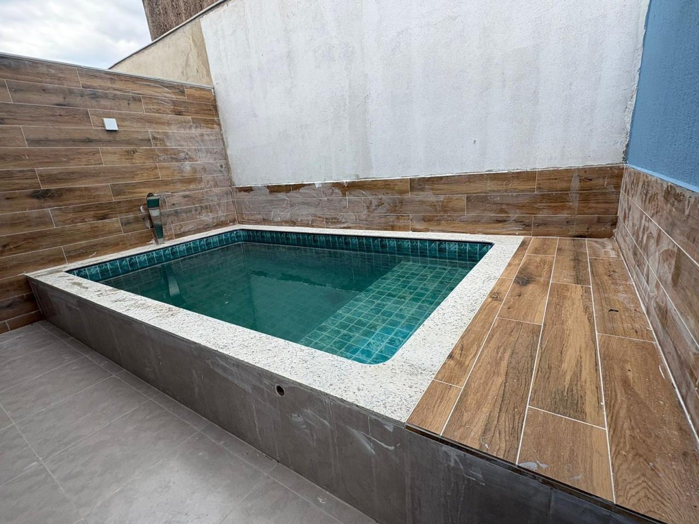 🏡 CASA COM PISCINA NO JARDIM MARABÁ – MONGAGUÁ