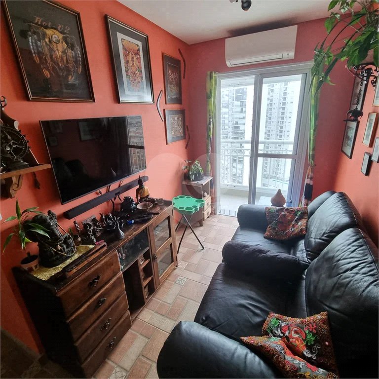 Apartamento em cobertura na Vila Prudente com 2 dormitórios, 1 suíte, 2 sacadas e hidromassagem.