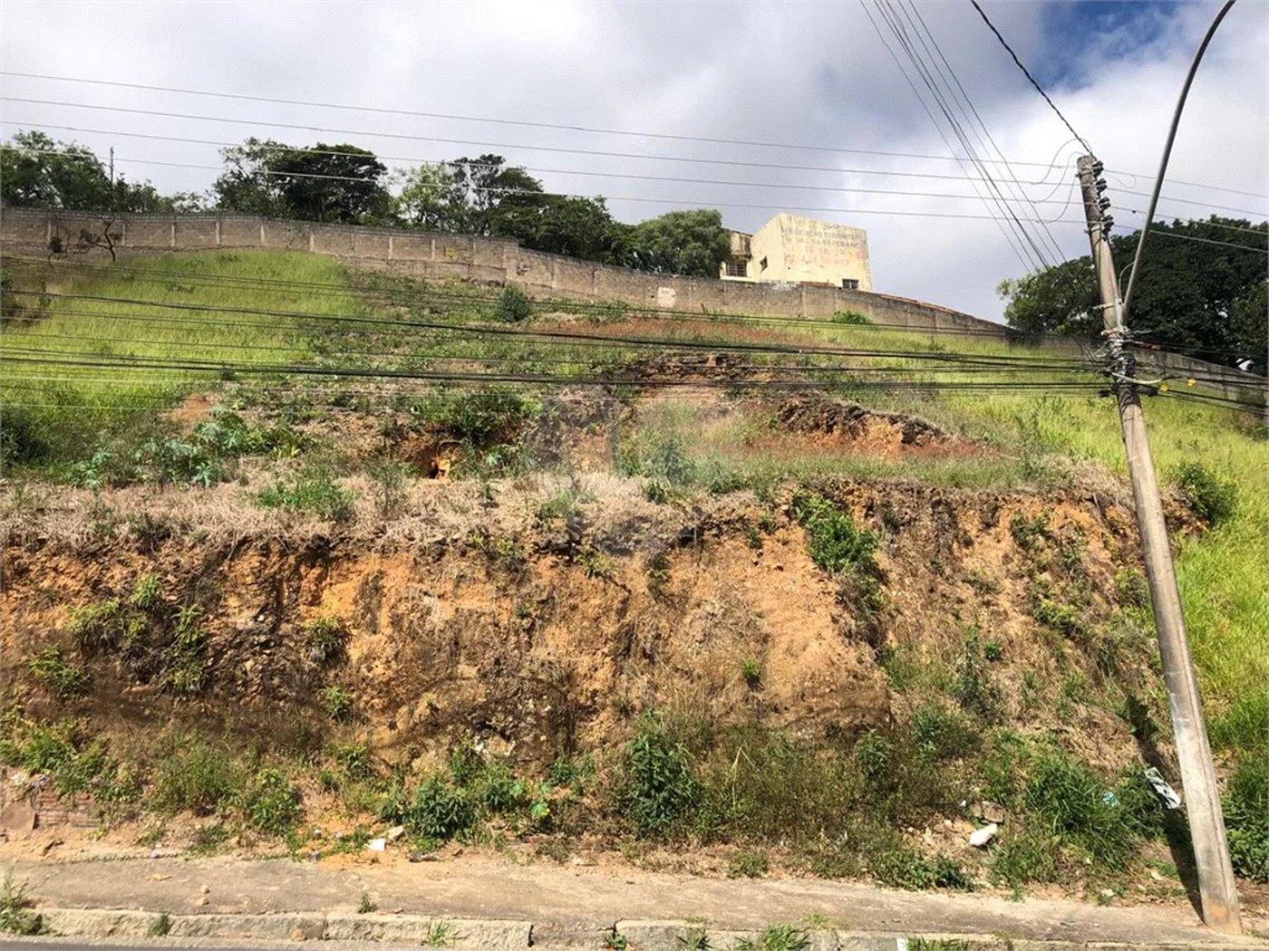 Terreno Amplo à Venda – 528 m² no Jardim Quisisana/MG