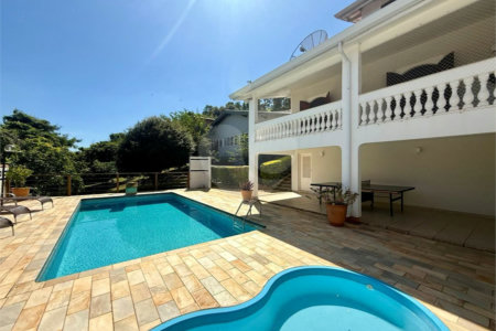 Casa à venda com 4 quartos, sendo 2 suítes, no condomínio Morada da Lua, Vinhedo - SP