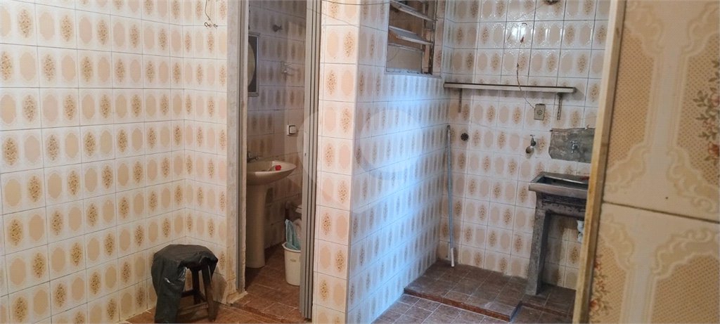 2 Casas – Bairro Aricanduva - c/ Salão Alugado – 56 m2 e 80 m2 – Terreno 5 x 25