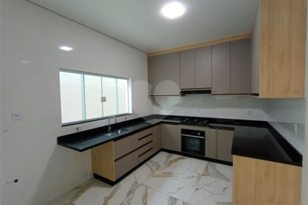 Casa à venda com 3 quartos, sendo 1 suíte,  em Vila Nova Aparecida, Mogi das Cruzes, SP