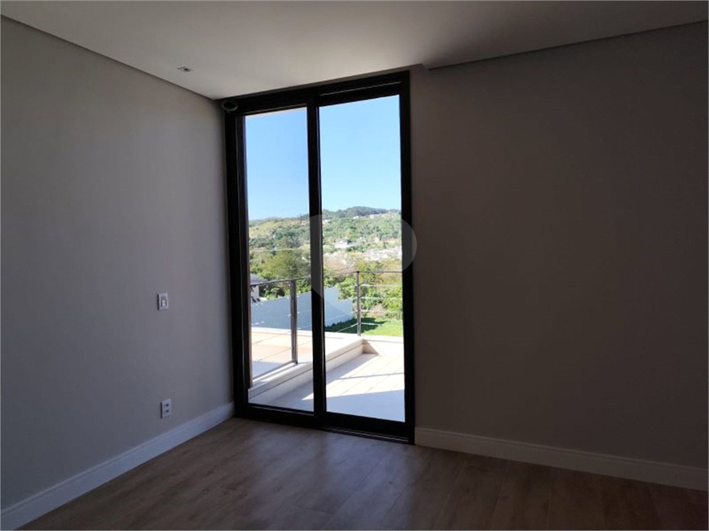 Casa à venda com 3 suítes no condomínio Recanto das Palmas, Vinhedo - SP