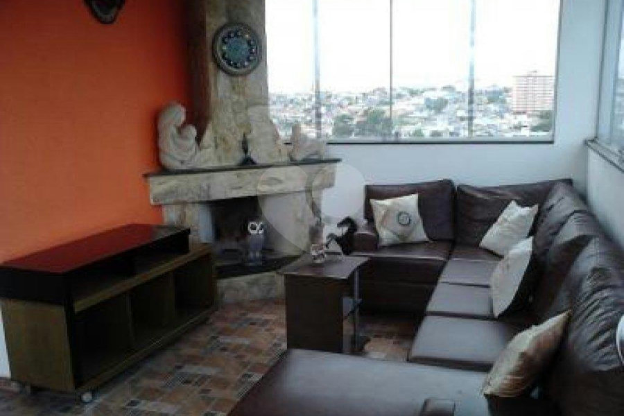 Sobrado à venda com 4 quartos, sendo 2 suítes, em Penha, São Paulo, SP
