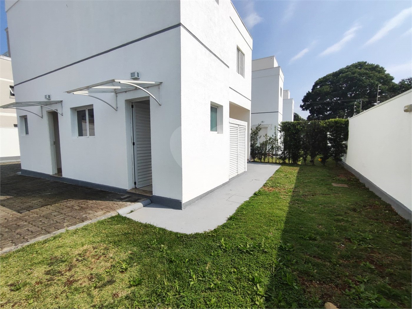 Casa de Vila à venda com 3 quartos, sendo 1 suíte, em Loteamento Jardim Morumbi, Atibaia, SP