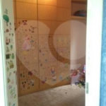 Sobrado à venda com 4 quartos, sendo 2 suítes, em Alpes da Cantareira, Mairiporã, SP