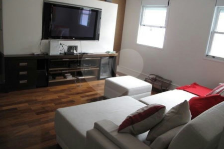 Casa à venda ou para alugar com 4 suítes no condomínio Villa Imperial, São Paulo - SP