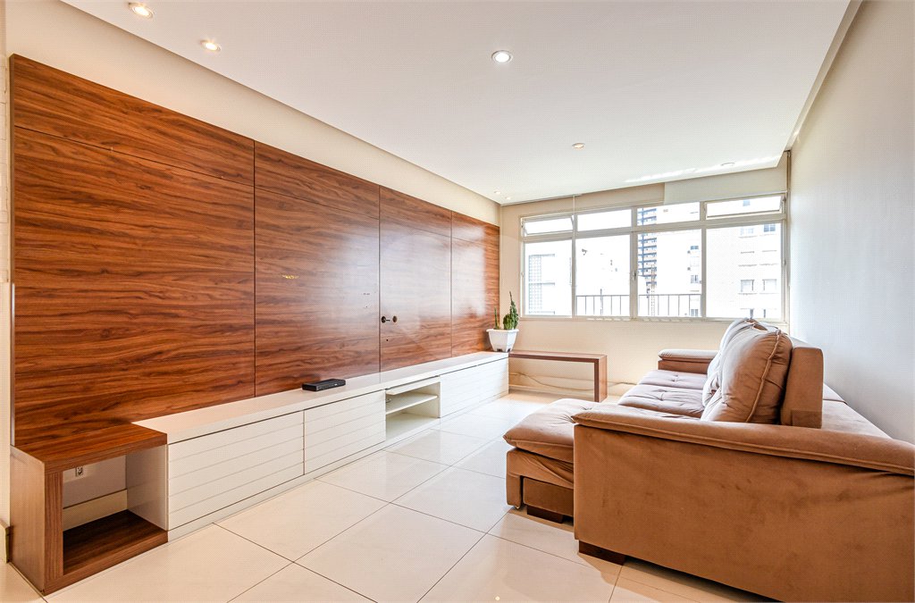 Apartamento à venda com 3 quartos, sendo 1 suíte, em Itaim Bibi, São Paulo, SP