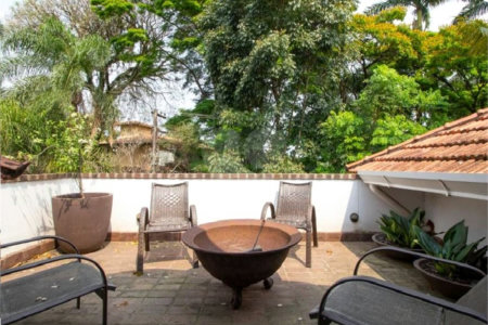 Casa à venda com 4 suítes no condomínio Outeiro, São Paulo - SP
